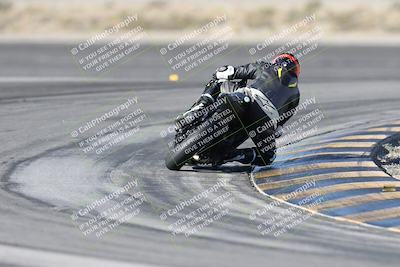 media/Dec-01-2025-Moto Forza (Mon) [[2daa91e15f]]/1-Advanced Group/Session 2 Turn 11 Backside/